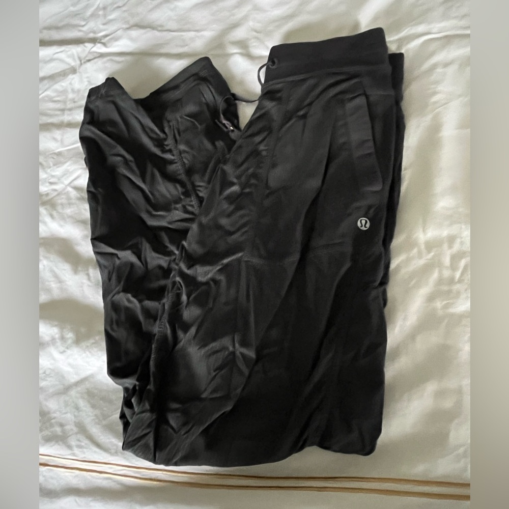 Lulu  size 4, dance studio pants in use good condition unlined